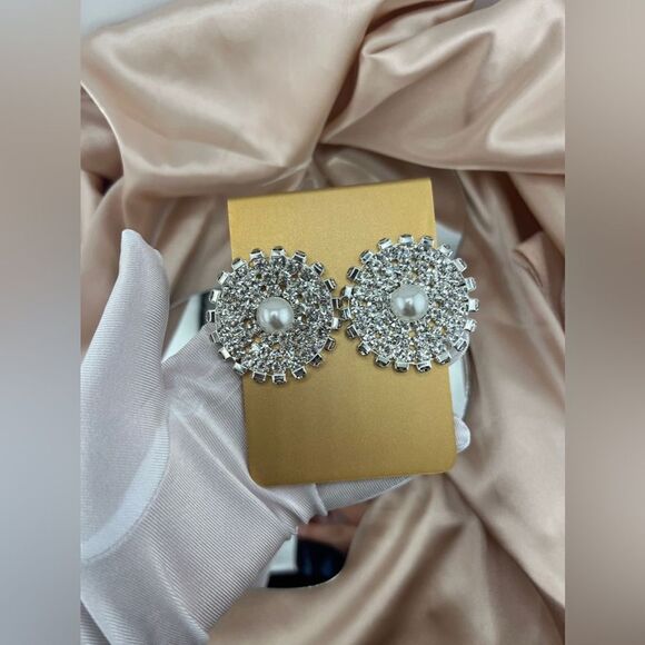 Radiant Pearl and Crystal Cluster Earrings - Picture 5 of 7